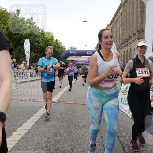 06.09.2026 - CURREX Alsterlauf Yannick Fuchs http://msf.ph/oto/10123850 06.09.2026 10:03:02 Ziel 2687, 3096, 3338, 3721, 3909, 4345, 4348, 4474, 4475, 4730, 4922, 5465, 5771, 5780, 5865, 5866, 5903, 6046, 6049, 6379, 6398, 8100 meine-sportfotos.de