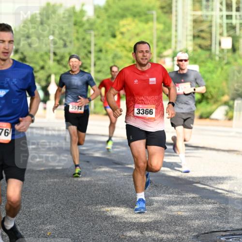 06.09.2026 - CURREX Alsterlauf Dr. Thomas Lammeyer http://msf.ph/oto/10123865 06.09.2026 09:40:28 Laufen 3572, 3366, 5776 meine-sportfotos.de