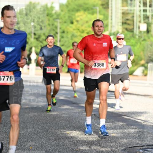 06.09.2026 - CURREX Alsterlauf Dr. Thomas Lammeyer http://msf.ph/oto/10123866 06.09.2026 09:40:28 Laufen 5776, 3572, 3366 meine-sportfotos.de