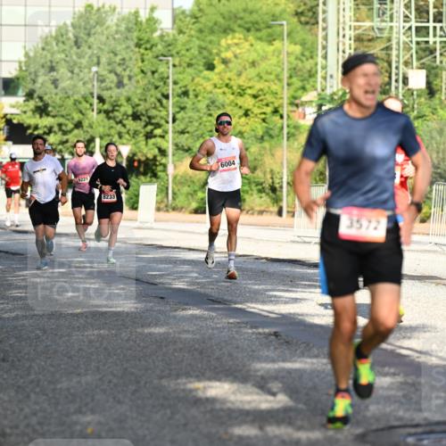 06.09.2026 - CURREX Alsterlauf Dr. Thomas Lammeyer http://msf.ph/oto/10123888 06.09.2026 09:40:30 Laufen 5952, 6221, 8233, 6004, 3572 meine-sportfotos.de