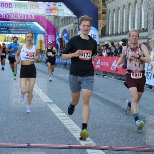 06.09.2026 - CURREX Alsterlauf Strokosch-Dieckow http://msf.ph/oto/10123890 06.09.2026 09:42:41 Ziel 2729, 3692, 4006, 4607, 4829, 5173, 5811, 6376 meine-sportfotos.de