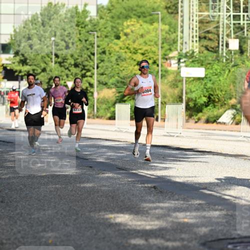 06.09.2026 - CURREX Alsterlauf Dr. Thomas Lammeyer http://msf.ph/oto/10123895 06.09.2026 09:40:30 Laufen 6221, 5952, 8233, 004, 498, 3572 meine-sportfotos.de