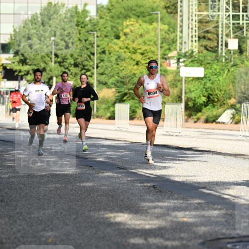 06.09.2026 - CURREX Alsterlauf Dr. Thomas Lammeyer http://msf.ph/oto/10123900 06.09.2026 09:40:31 Laufen 5952, 6221, 8233, 6004 meine-sportfotos.de