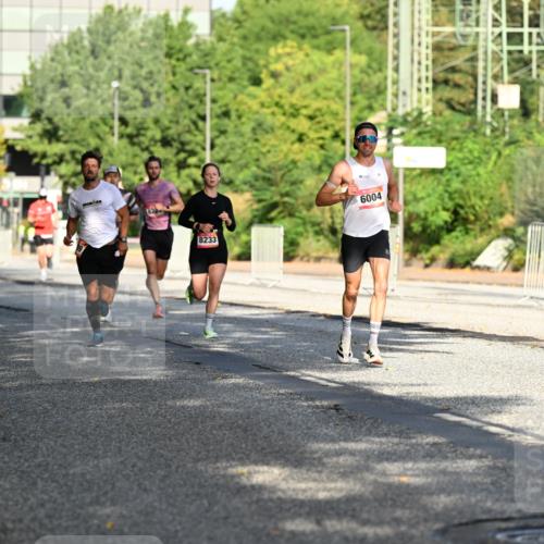 06.09.2026 - CURREX Alsterlauf Dr. Thomas Lammeyer http://msf.ph/oto/10123903 06.09.2026 09:40:31 Laufen 5952, 8233, 6004 meine-sportfotos.de