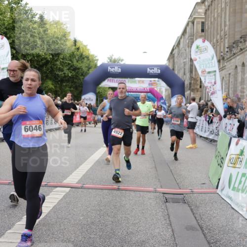 06.09.2026 - CURREX Alsterlauf Yannick Fuchs http://msf.ph/oto/10123905 06.09.2026 10:03:04 Ziel 3096, 3338, 3721, 3909, 3920, 4345, 4348, 4474, 4475, 4730, 4922, 5234, 5465, 5771, 5865, 5903, 5936, 6046, 6049, 6264, 6379, 6398, 8100 meine-sportfotos.de