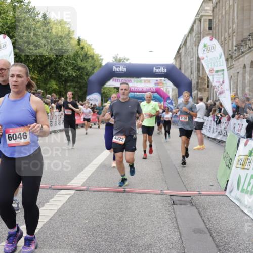 06.09.2026 - CURREX Alsterlauf Yannick Fuchs http://msf.ph/oto/10123912 06.09.2026 10:03:04 Ziel 3096, 3338, 3721, 3909, 3920, 4345, 4348, 4474, 4475, 4730, 4922, 5234, 5465, 5771, 5865, 5903, 5936, 6046, 6049, 6264, 6379, 6398, 8100 meine-sportfotos.de