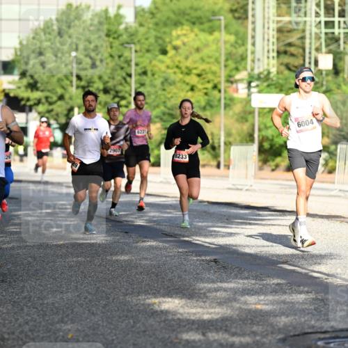 06.09.2026 - CURREX Alsterlauf Dr. Thomas Lammeyer http://msf.ph/oto/10123913 06.09.2026 09:40:32 Laufen 4016, 5952, 2907, 6221, 8233, 6004 meine-sportfotos.de