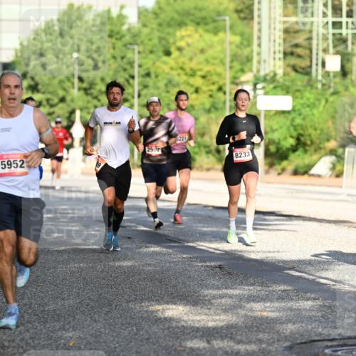 06.09.2026 - CURREX Alsterlauf Dr. Thomas Lammeyer http://msf.ph/oto/10123924 06.09.2026 09:40:33 Laufen 40, 4016, 5952, 2907, 6221, 8233, 6004 meine-sportfotos.de