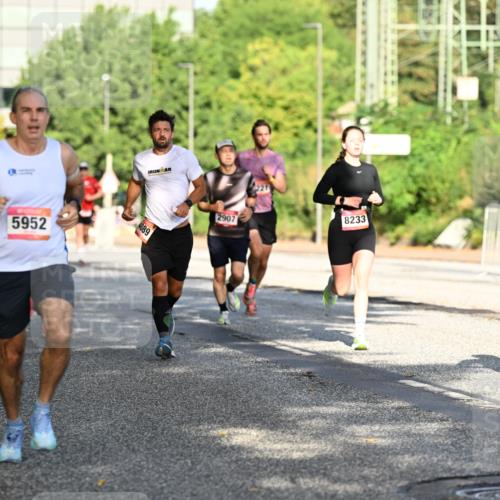 06.09.2026 - CURREX Alsterlauf Dr. Thomas Lammeyer http://msf.ph/oto/10123926 06.09.2026 09:40:33 Laufen 4816, 5952, 4089, 2907, 221, 6004, 8233 meine-sportfotos.de