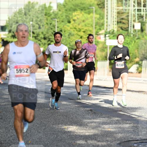 06.09.2026 - CURREX Alsterlauf Dr. Thomas Lammeyer http://msf.ph/oto/10123934 06.09.2026 09:40:34 Laufen 4016, 5952, 2907, 221, 8233 meine-sportfotos.de