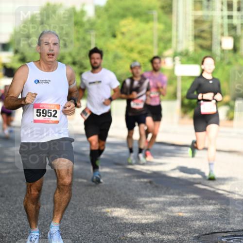 06.09.2026 - CURREX Alsterlauf Dr. Thomas Lammeyer http://msf.ph/oto/10123935 06.09.2026 09:40:34 Laufen 5952 meine-sportfotos.de