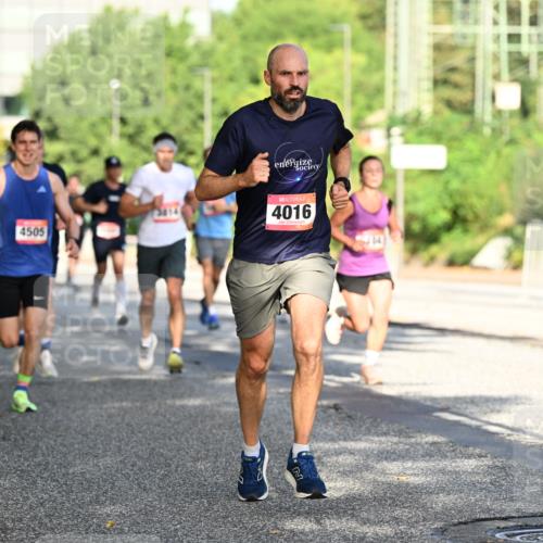 06.09.2026 - CURREX Alsterlauf Dr. Thomas Lammeyer http://msf.ph/oto/10123977 06.09.2026 09:40:38 Laufen 3014, 4505, 4016 meine-sportfotos.de