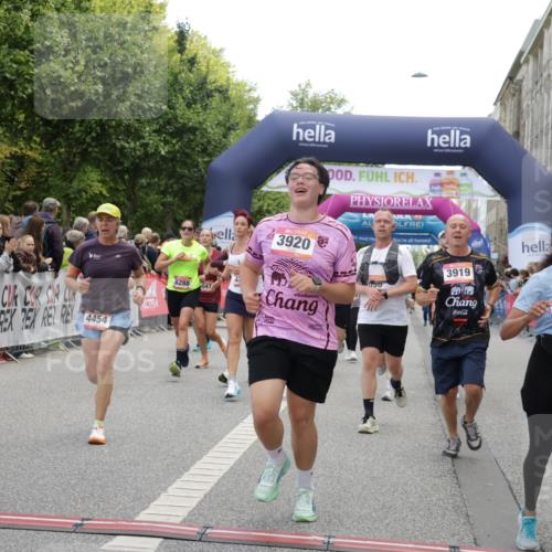 06.09.2026 - CURREX Alsterlauf Yannick Fuchs http://msf.ph/oto/10123983 06.09.2026 10:03:08 Ziel 2096, 2778, 3096, 3721, 3762, 3919, 3920, 4229, 4310, 4345, 4348, 4454, 4519, 4919, 4922, 4936, 5047, 5234, 5465, 5756, 5903, 5936, 6046, 6049, 6264, 6324, 6379, 8043, 8100, 8288 meine-sportfotos.de