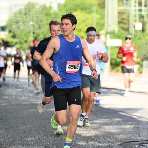 06.09.2026 - CURREX Alsterlauf Dr. Thomas Lammeyer http://msf.ph/oto/10123996 06.09.2026 09:40:41 Laufen 4505 meine-sportfotos.de