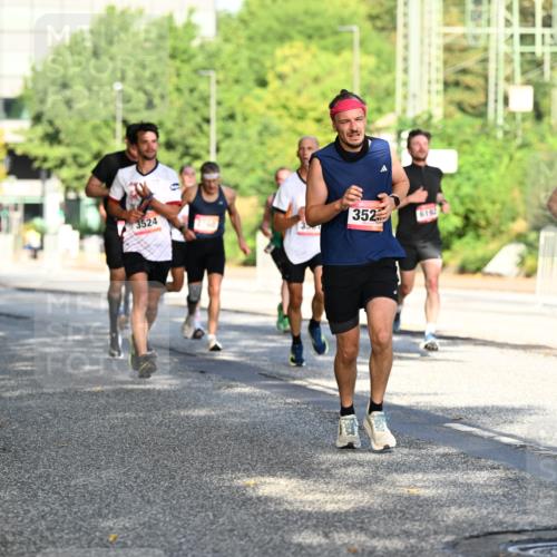06.09.2026 - CURREX Alsterlauf Dr. Thomas Lammeyer http://msf.ph/oto/10124013 06.09.2026 09:40:44 Laufen 3524, 352, 6182, 3489 meine-sportfotos.de