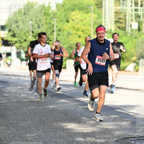 06.09.2026 - CURREX Alsterlauf Dr. Thomas Lammeyer http://msf.ph/oto/10124017 06.09.2026 09:40:44 Laufen 1768, 3524, 3523, 348 meine-sportfotos.de