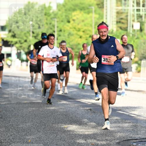 06.09.2026 - CURREX Alsterlauf Dr. Thomas Lammeyer http://msf.ph/oto/10124020 06.09.2026 09:40:44 Laufen 3524, 35 meine-sportfotos.de