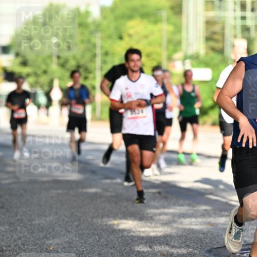 06.09.2026 - CURREX Alsterlauf Dr. Thomas Lammeyer http://msf.ph/oto/10124034 06.09.2026 09:40:45 Laufen 3523 meine-sportfotos.de