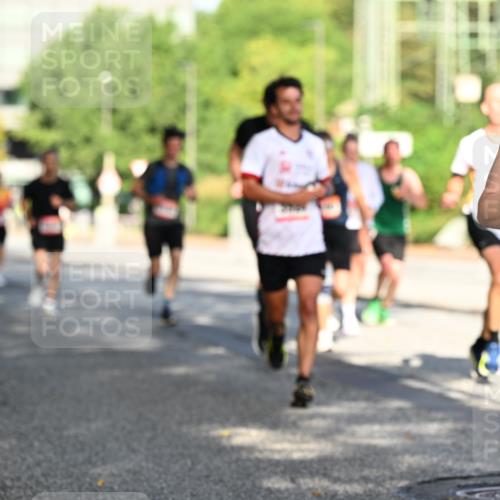 06.09.2026 - CURREX Alsterlauf Dr. Thomas Lammeyer http://msf.ph/oto/10124036 06.09.2026 09:40:45 Laufen 11, 352 meine-sportfotos.de
