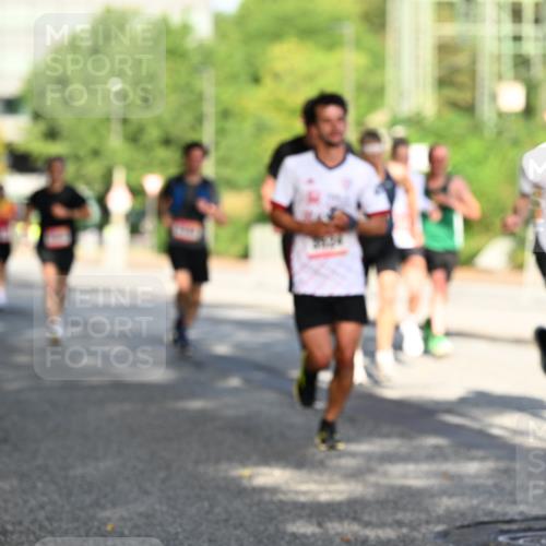 06.09.2026 - CURREX Alsterlauf Dr. Thomas Lammeyer http://msf.ph/oto/10124037 06.09.2026 09:40:46 Laufen  meine-sportfotos.de