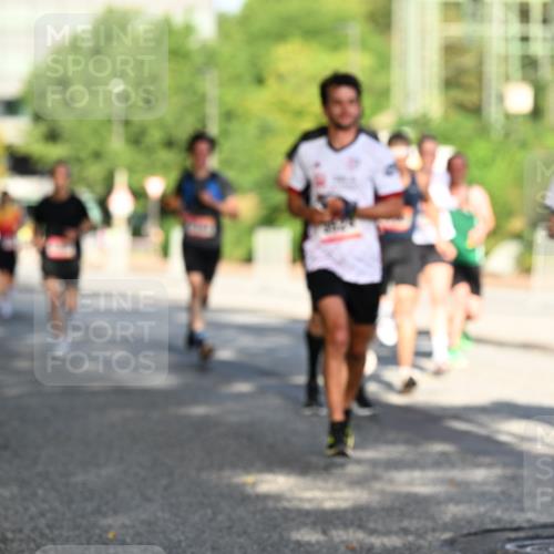06.09.2026 - CURREX Alsterlauf Dr. Thomas Lammeyer http://msf.ph/oto/10124039 06.09.2026 09:40:46 Laufen  meine-sportfotos.de