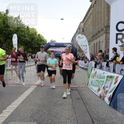 06.09.2026 - CURREX Alsterlauf Yannick Fuchs http://msf.ph/oto/10124107 06.09.2026 10:03:11 Ziel 2096, 2778, 3096, 3131, 3626, 3762, 3919, 3920, 4229, 4310, 4454, 4519, 4919, 4922, 4936, 5047, 5054, 5234, 5653, 5756, 5903, 5936, 6049, 6264, 6324, 6377, 6379, 8043, 8100, 8288 meine-sportfotos.de