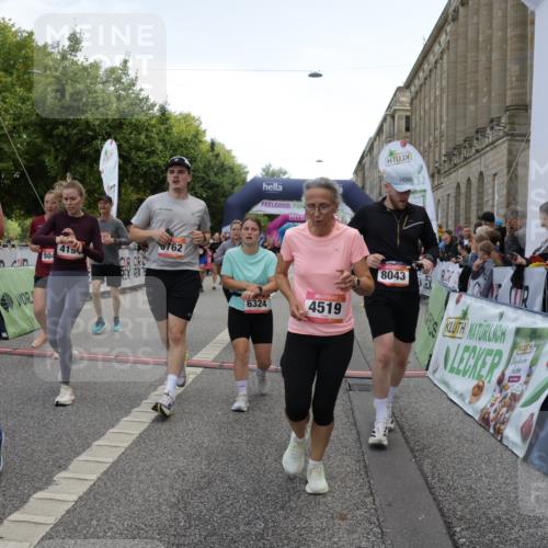 06.09.2026 - CURREX Alsterlauf Yannick Fuchs http://msf.ph/oto/10124128 06.09.2026 10:03:12 Ziel 2096, 2778, 3096, 3131, 3626, 3762, 3919, 3920, 4229, 4310, 4454, 4519, 4919, 4922, 4936, 5047, 5054, 5234, 5653, 5756, 5936, 6049, 6264, 6324, 6377, 6379, 8043, 8100, 8288 meine-sportfotos.de