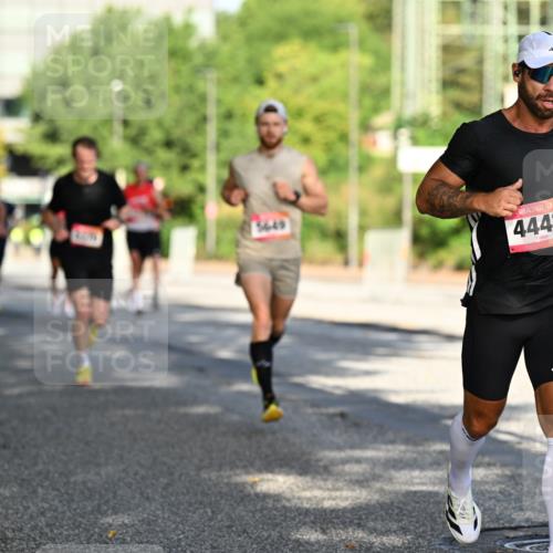 06.09.2026 - CURREX Alsterlauf Dr. Thomas Lammeyer http://msf.ph/oto/10124148 06.09.2026 09:40:56 Laufen 5649, 4443 meine-sportfotos.de