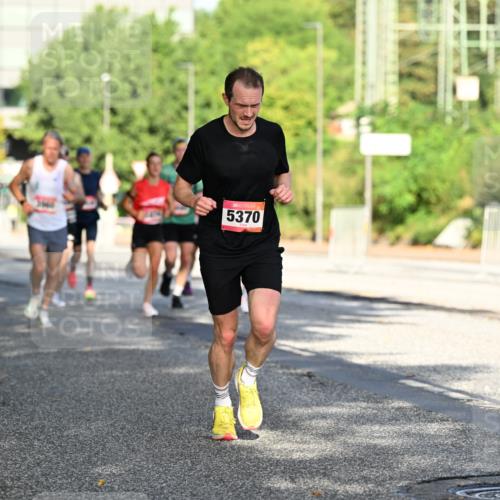 06.09.2026 - CURREX Alsterlauf Dr. Thomas Lammeyer http://msf.ph/oto/10124168 06.09.2026 09:40:58 Laufen 5370 meine-sportfotos.de