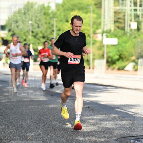 06.09.2026 - CURREX Alsterlauf Dr. Thomas Lammeyer http://msf.ph/oto/10124169 06.09.2026 09:40:59 Laufen 5370 meine-sportfotos.de
