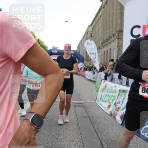 06.09.2026 - CURREX Alsterlauf Yannick Fuchs http://msf.ph/oto/10124171 06.09.2026 10:03:13 Ziel 2096, 2778, 3096, 3131, 3626, 3762, 3919, 3920, 4229, 4310, 4454, 4519, 4919, 4936, 5047, 5054, 5234, 5653, 5756, 5936, 6050, 6264, 6324, 6377, 6379, 8043, 8288 meine-sportfotos.de