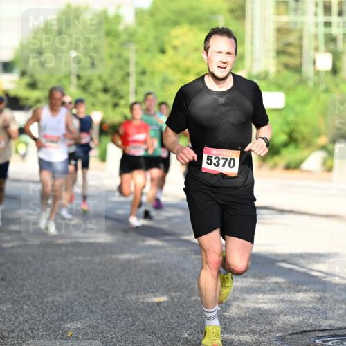 06.09.2026 - CURREX Alsterlauf Dr. Thomas Lammeyer http://msf.ph/oto/10124175 06.09.2026 09:40:59 Laufen 5370 meine-sportfotos.de