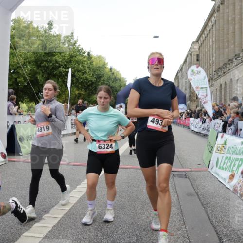 06.09.2026 - CURREX Alsterlauf Yannick Fuchs http://msf.ph/oto/10124191 06.09.2026 10:03:14 Ziel 2096, 2778, 3131, 3626, 3762, 3919, 3920, 4229, 4310, 4454, 4519, 4919, 4936, 5025, 5047, 5054, 5234, 5653, 5756, 5936, 6050, 6264, 6324, 6377, 6379, 8043, 8288 meine-sportfotos.de