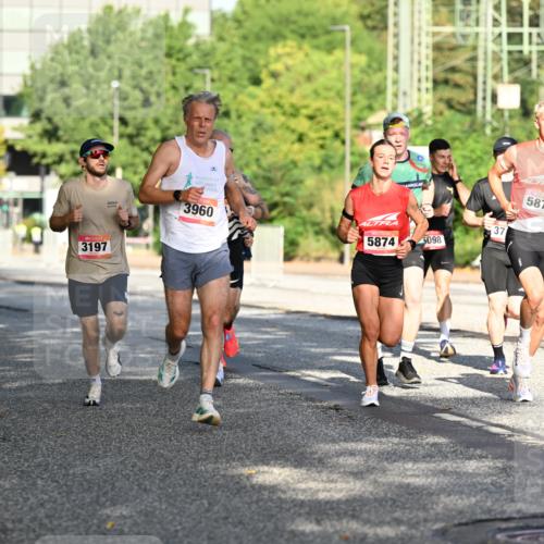 06.09.2026 - CURREX Alsterlauf Dr. Thomas Lammeyer http://msf.ph/oto/10124192 06.09.2026 09:41:01 Laufen 3197, 3960, 5874, 5098, 37, 5873 meine-sportfotos.de