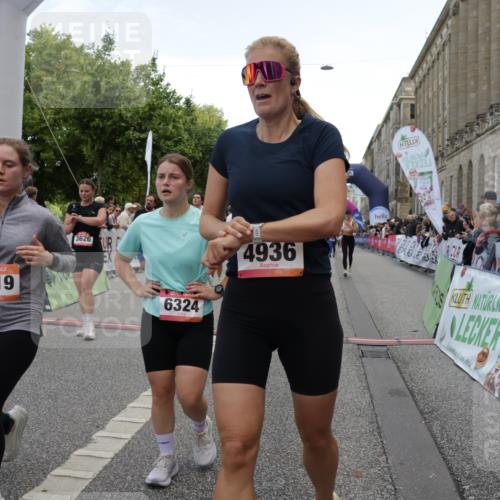 06.09.2026 - CURREX Alsterlauf Yannick Fuchs http://msf.ph/oto/10124209 06.09.2026 10:03:14 Ziel 2096, 2778, 3131, 3626, 3762, 3919, 3920, 4229, 4310, 4454, 4519, 4919, 4936, 5025, 5047, 5054, 5234, 5653, 5756, 5936, 6050, 6264, 6324, 6377, 6379, 8043, 8288 meine-sportfotos.de