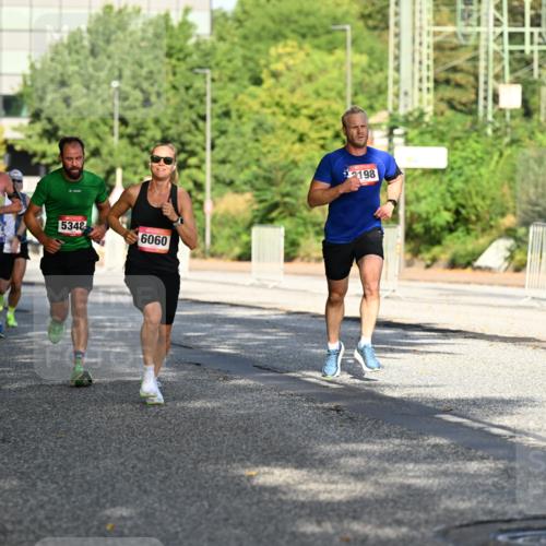 06.09.2026 - CURREX Alsterlauf Dr. Thomas Lammeyer http://msf.ph/oto/10124232 06.09.2026 09:41:08 Laufen 6102, 4893, 5348, 6060, 2198 meine-sportfotos.de