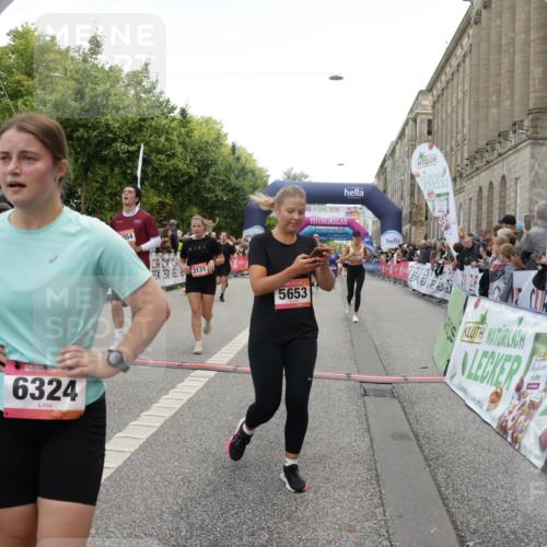 06.09.2026 - CURREX Alsterlauf Yannick Fuchs http://msf.ph/oto/10124254 06.09.2026 10:03:16 Ziel 2096, 2778, 3131, 3626, 3762, 3919, 3920, 4229, 4310, 4454, 4519, 4919, 4936, 5025, 5047, 5054, 5552, 5653, 5756, 5936, 6050, 6264, 6324, 6377, 8043, 8288 meine-sportfotos.de