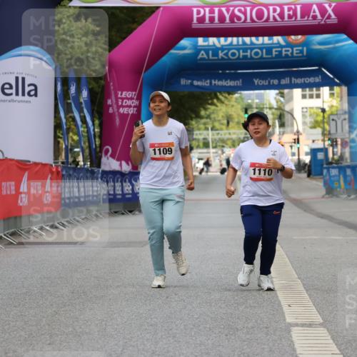 06.09.2026 - CURREX Alsterlauf Strokosch-Dieckow http://msf.ph/oto/10124280 06.09.2026 12:13:36 Ziel 1109, 1110 meine-sportfotos.de