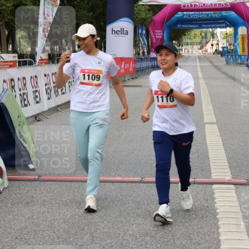 06.09.2026 - CURREX Alsterlauf Strokosch-Dieckow http://msf.ph/oto/10124320 06.09.2026 12:13:41 Ziel 1109, 1110 meine-sportfotos.de
