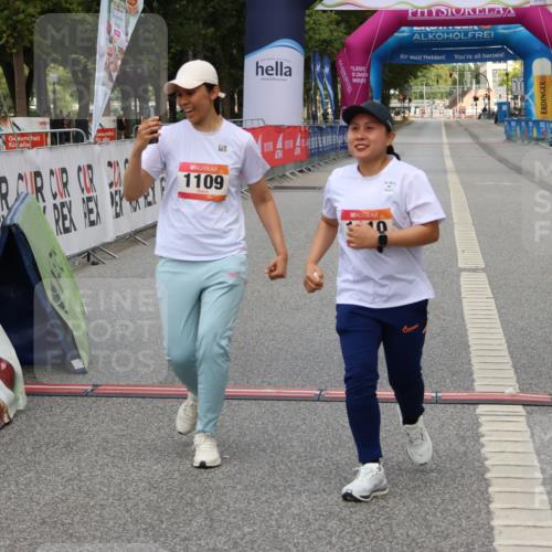 06.09.2026 - CURREX Alsterlauf Strokosch-Dieckow http://msf.ph/oto/10124328 06.09.2026 12:13:42 Ziel 1109, 1110 meine-sportfotos.de