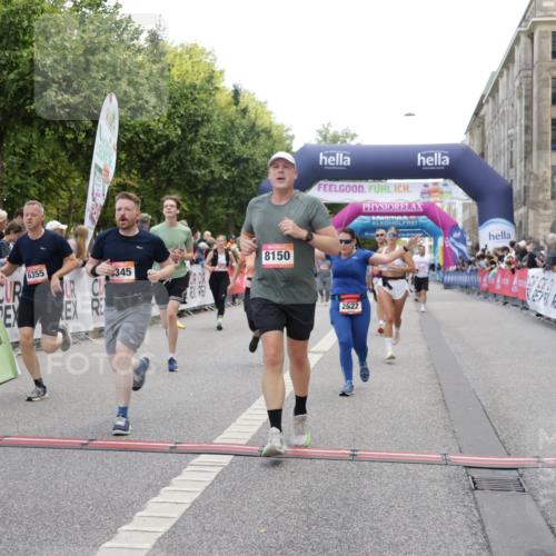 06.09.2026 - CURREX Alsterlauf Yannick Fuchs http://msf.ph/oto/10124441 06.09.2026 10:03:21 Ziel 2280, 2323, 2334, 2522, 3131, 3625, 3626, 3874, 5025, 5054, 5552, 5651, 5653, 6050, 6345, 6355, 6377, 8150 meine-sportfotos.de