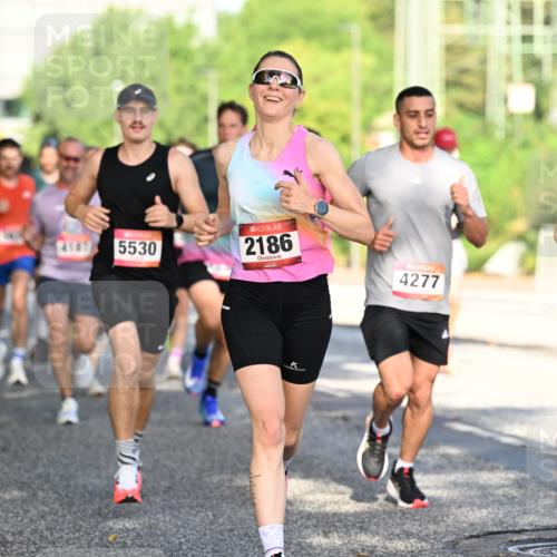 06.09.2026 - CURREX Alsterlauf Dr. Thomas Lammeyer http://msf.ph/oto/10124456 06.09.2026 09:41:31 Laufen 5530, 2186, 4277, 5158 meine-sportfotos.de