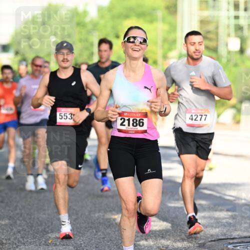 06.09.2026 - CURREX Alsterlauf Dr. Thomas Lammeyer http://msf.ph/oto/10124457 06.09.2026 09:41:32 Laufen 553, 2186, 68, 4277 meine-sportfotos.de