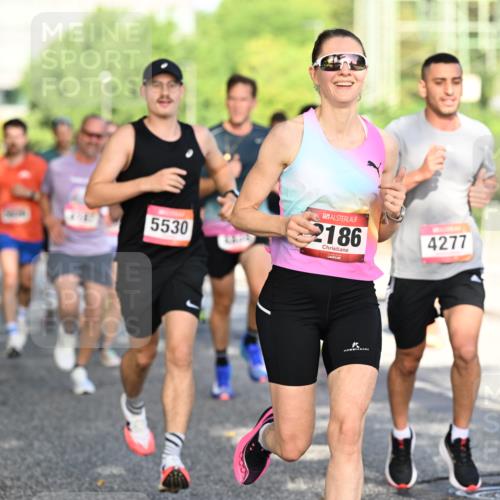 06.09.2026 - CURREX Alsterlauf Dr. Thomas Lammeyer http://msf.ph/oto/10124460 06.09.2026 09:41:32 Laufen 11, 5530, 2186, 4277 meine-sportfotos.de