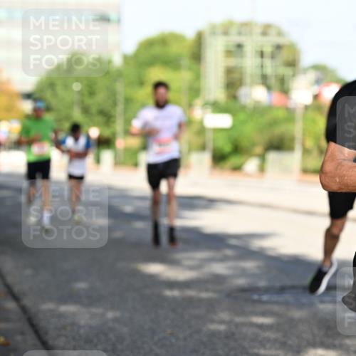 06.09.2026 - CURREX Alsterlauf Dr. Thomas Lammeyer http://msf.ph/oto/10124521 06.09.2026 09:41:42 Laufen  meine-sportfotos.de