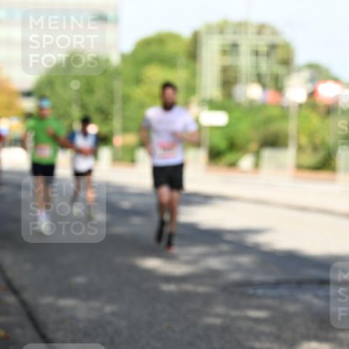 06.09.2026 - CURREX Alsterlauf Dr. Thomas Lammeyer http://msf.ph/oto/10124523 06.09.2026 09:41:42 Laufen  meine-sportfotos.de
