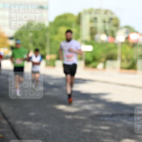 06.09.2026 - CURREX Alsterlauf Dr. Thomas Lammeyer http://msf.ph/oto/10124525 06.09.2026 09:41:42 Laufen  meine-sportfotos.de