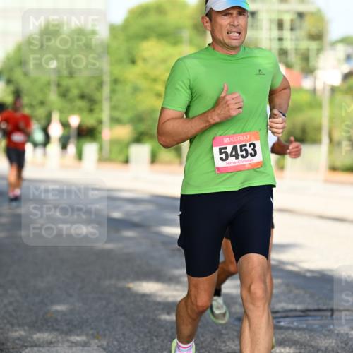 06.09.2026 - CURREX Alsterlauf Dr. Thomas Lammeyer http://msf.ph/oto/10124545 06.09.2026 09:41:45 Laufen 5453 meine-sportfotos.de