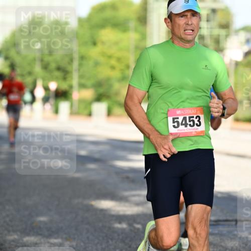 06.09.2026 - CURREX Alsterlauf Dr. Thomas Lammeyer http://msf.ph/oto/10124546 06.09.2026 09:41:45 Laufen 5453 meine-sportfotos.de