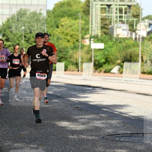 06.09.2026 - CURREX Alsterlauf Dr. Thomas Lammeyer http://msf.ph/oto/10124564 06.09.2026 09:41:48 Laufen 5529, 8216, 4669 meine-sportfotos.de